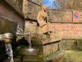 Gänsgretelbrunnen in Erbach Brunnen mit Figur einer Gänsemagd