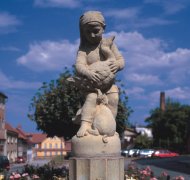 Brunnen mit Figur von Hans im Glück