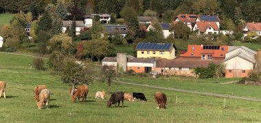 Blick auf Bauernhof