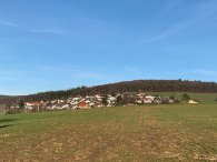 Erlenbach aus der Ferne