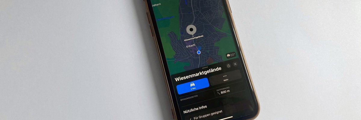 Handy mit Navigationsansicht