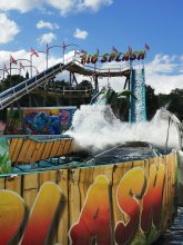 Wasserbahn "Big Splash" Wasserbahn mit spritzendem Wasser