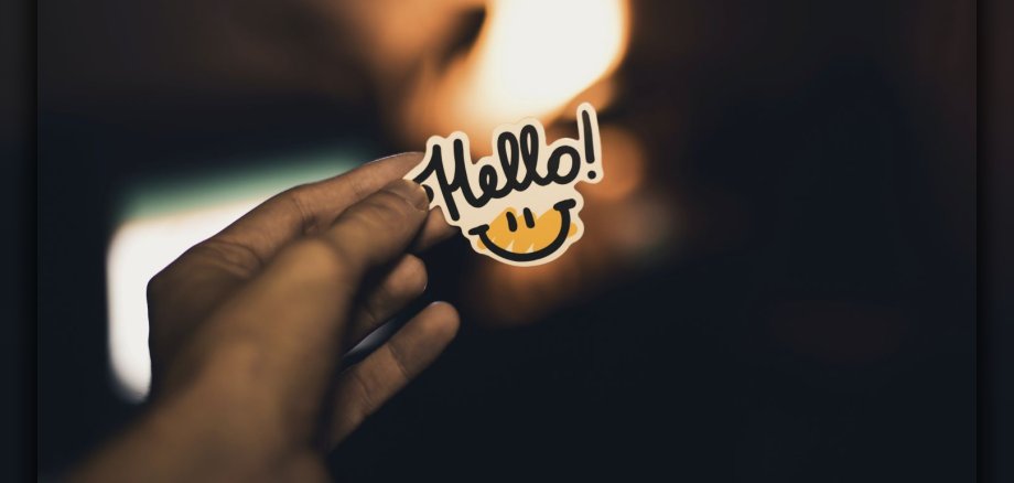 Smiley mit Aufschrift "hello"