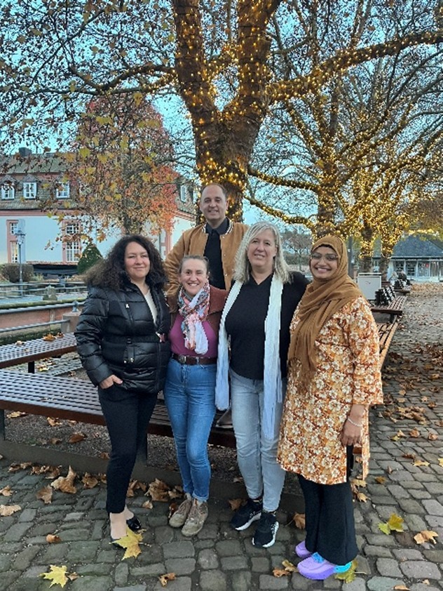 5 Personen des Ausländerbeirates Erbach sind zu sehen.