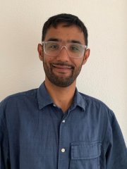 Atiqullah Joya Portraitfoto von einem Mann