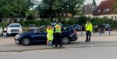 Blitz for Kids Kinder und Polizisten kontrollieren Autofahrer